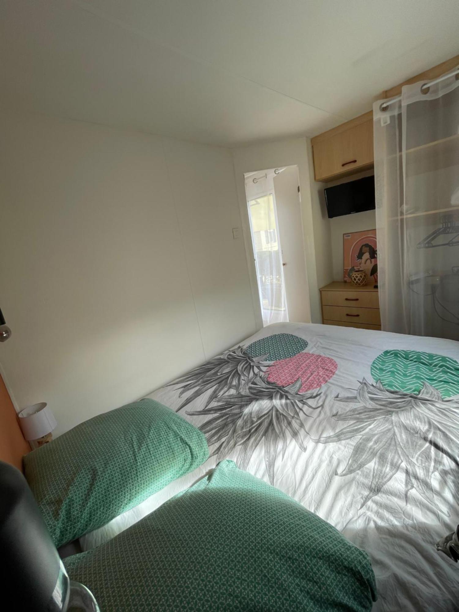 Camping Des Acacias Saint-Paulet-de-Caisson Luaran gambar