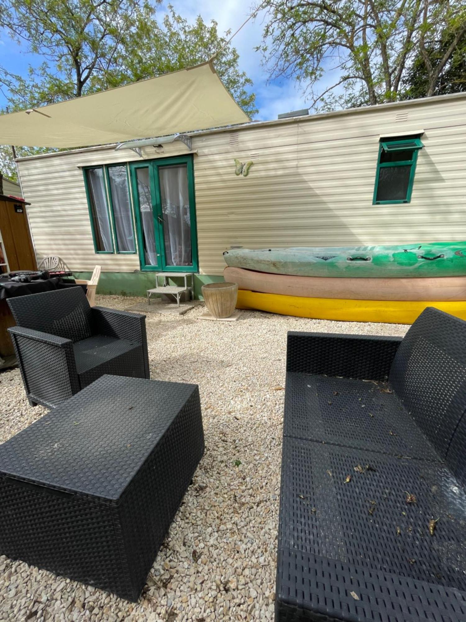 Camping Des Acacias Saint-Paulet-de-Caisson Luaran gambar